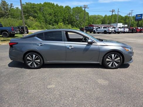 Used 2022 Nissan Altima 2.5 SV FWD image 24