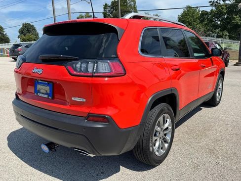 Used 2021 Jeep Cherokee Latitude Lux w/ Sun & Sound Group FWD image 3