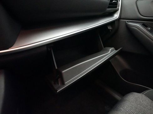 Certified 2024 Nissan Rogue SV image 30