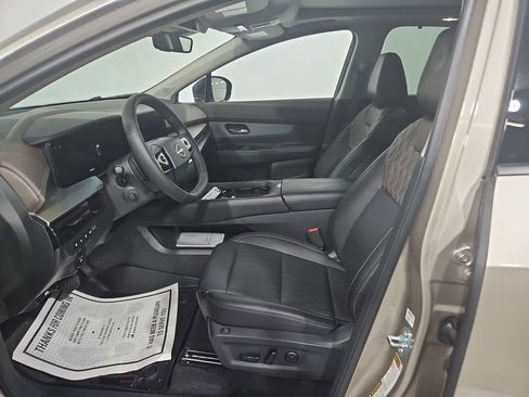 Certified 2025 Nissan Murano Platinum w/ Cargo Package image 11