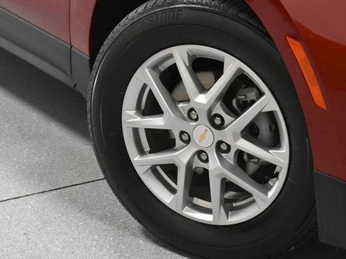 Used 2023 Chevrolet Equinox LT AWD/4WD image 4