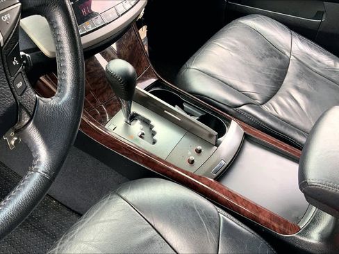 Used 2011 Toyota Avalon Limited image 15