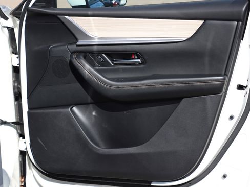Certified 2024 MAZDA CX-90 Plug-In Hybrid w/ Premium Pkg AWD/4WD image 9