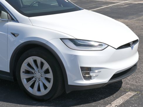 Used 2020 Tesla Model X Long Range AWD/4WD image 29