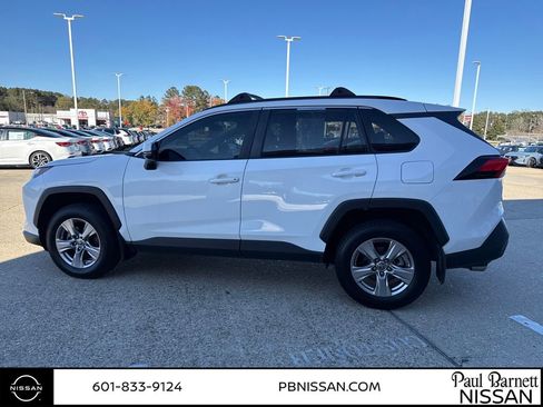 Used 2023 Toyota RAV4 XLE image 15