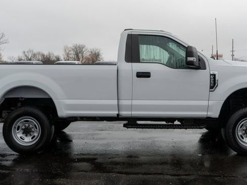 Used 2022 Ford F250 XL w/ Power Equipment Group image 5