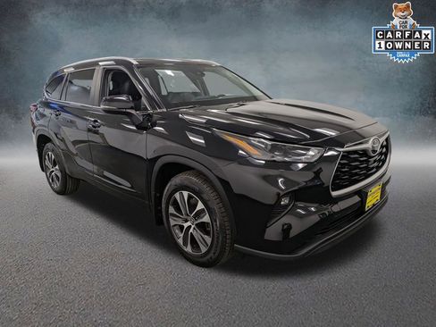 Used 2023 Toyota Highlander XLE w/ Protection Package #3 (TMS) image 3