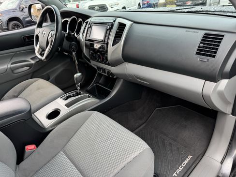 Used 2014 Toyota Tacoma PreRunner w/ SR5 Package image 35