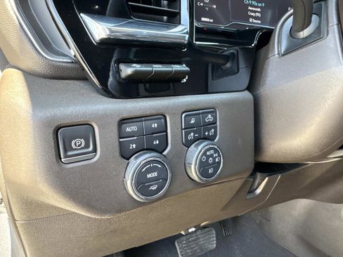 Used 2024 Chevrolet Silverado 3500 LTZ w/ LTZ Premium Package image 39