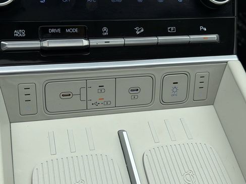 Used 2024 Hyundai Santa Fe Calligraphy image 7