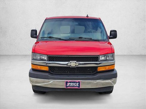 Used 2017 Chevrolet Express 2500 LT w/ LT Preferred Equipment Group image 2