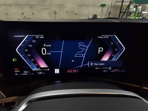 Used 2025 BMW 330i xDrive Sedan w/ M Sport Package image 28