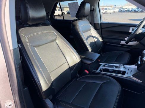 Used 2024 Ford Explorer Limited w/ Limited Technology Package image 22