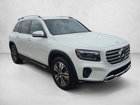 Certified 2025 Mercedes-Benz GLB 250 image 3