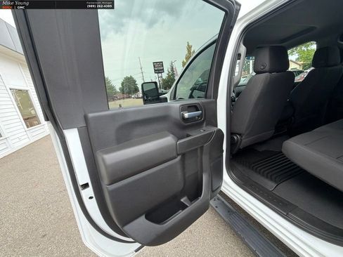 Used 2021 Chevrolet Silverado 2500 Custom w/ Custom Value Package AWD/4WD image 18