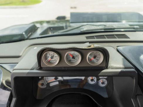 Used 2004 HUMMER H2 w/ Preferred Equipment Group image 38