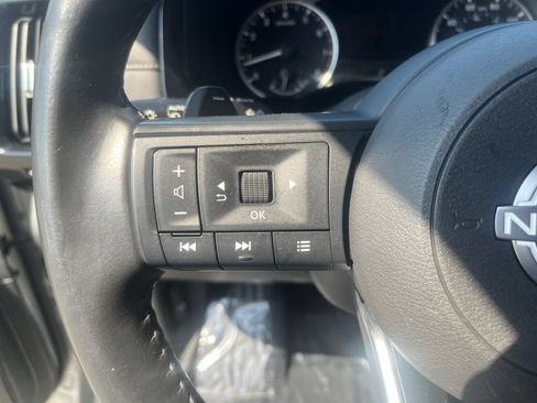Used 2025 Nissan Pathfinder SV AWD/4WD image 28