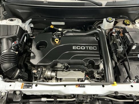 Used 2020 Chevrolet Equinox LS image 29