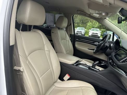 Used 2019 Buick Enclave Essence FWD image 27