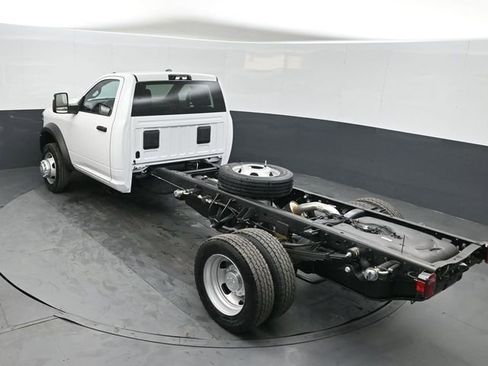 New 2026 RAM 5500 Tradesman AWD/4WD image 32