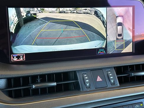 Used 2019 Lexus ES 300h w/ Accessory Package 2 FWD image 20