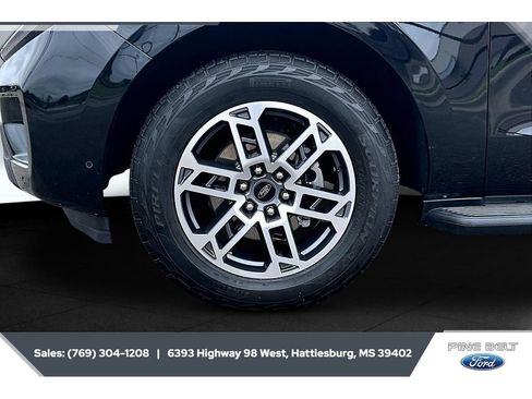 Used 2025 Ford Expedition Max Active AWD/4WD image 6