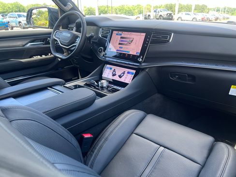 New 2026 Jeep Grand Wagoneer Summit AWD/4WD image 14