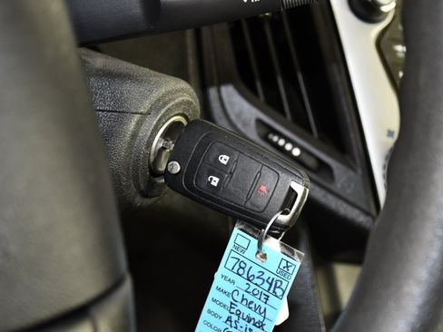 Used 2017 Chevrolet Equinox LS FWD image 24