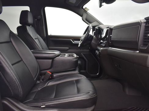 Used 2022 Chevrolet Silverado 1500 LT w/ Z71 Off-Road Package image 10