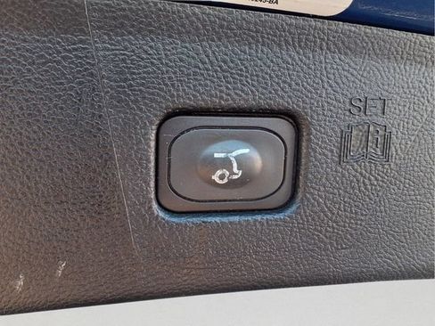 Used 2020 Ford Edge SEL w/ Convenience Package FWD image 21