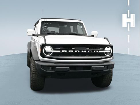 Used 2021 Ford Bronco Outer Banks w/ Sasquatch Package AWD/4WD image 2