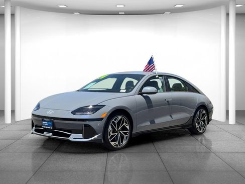 Used 2024 Hyundai Ioniq 6 SEL RWD image 2