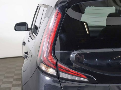 Used 2024 Kia Soul LX image 12