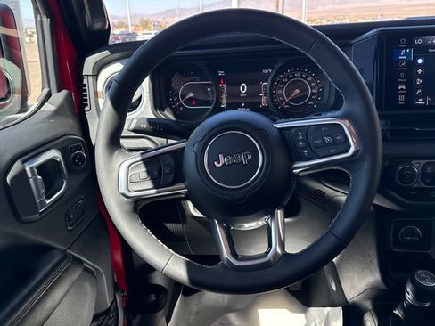 Used 2025 Jeep Wrangler Unlimited Sahara AWD/4WD image 14