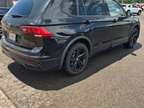 Used 2023 Volkswagen Tiguan SE R-Line FWD image 4