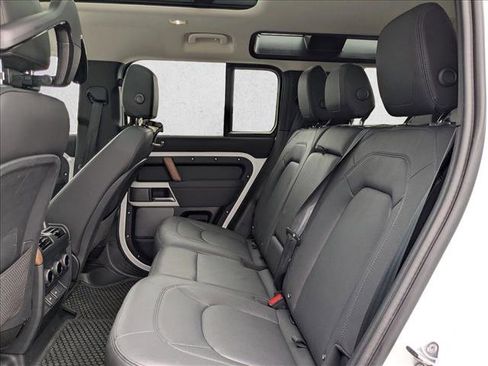 Used 2023 Land Rover Defender 110 SE image 21