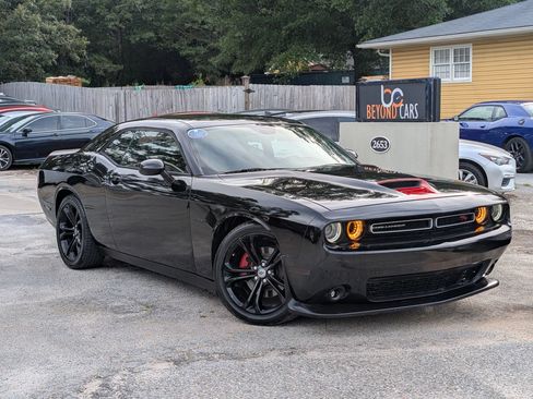 Used 2020 Dodge Challenger R/T RWD image 1
