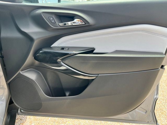 Used 2025 Chevrolet Trax LT w/ Driver Confidence Package FWD image 27
