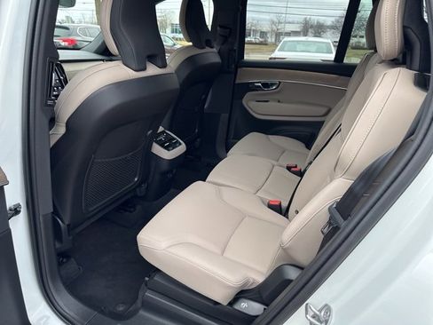 Used 2025 Volvo XC90 B5 Plus image 7