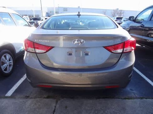 Used 2013 Hyundai Elantra GLS image 5