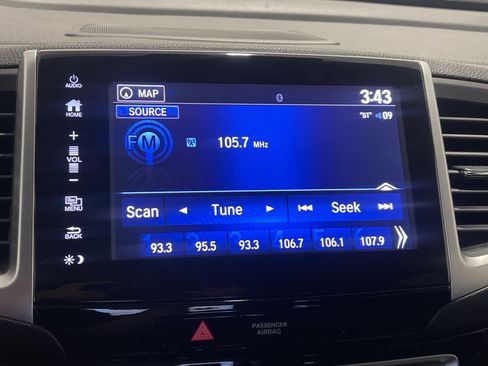 Certified 2017 Honda Pilot Touring image 13