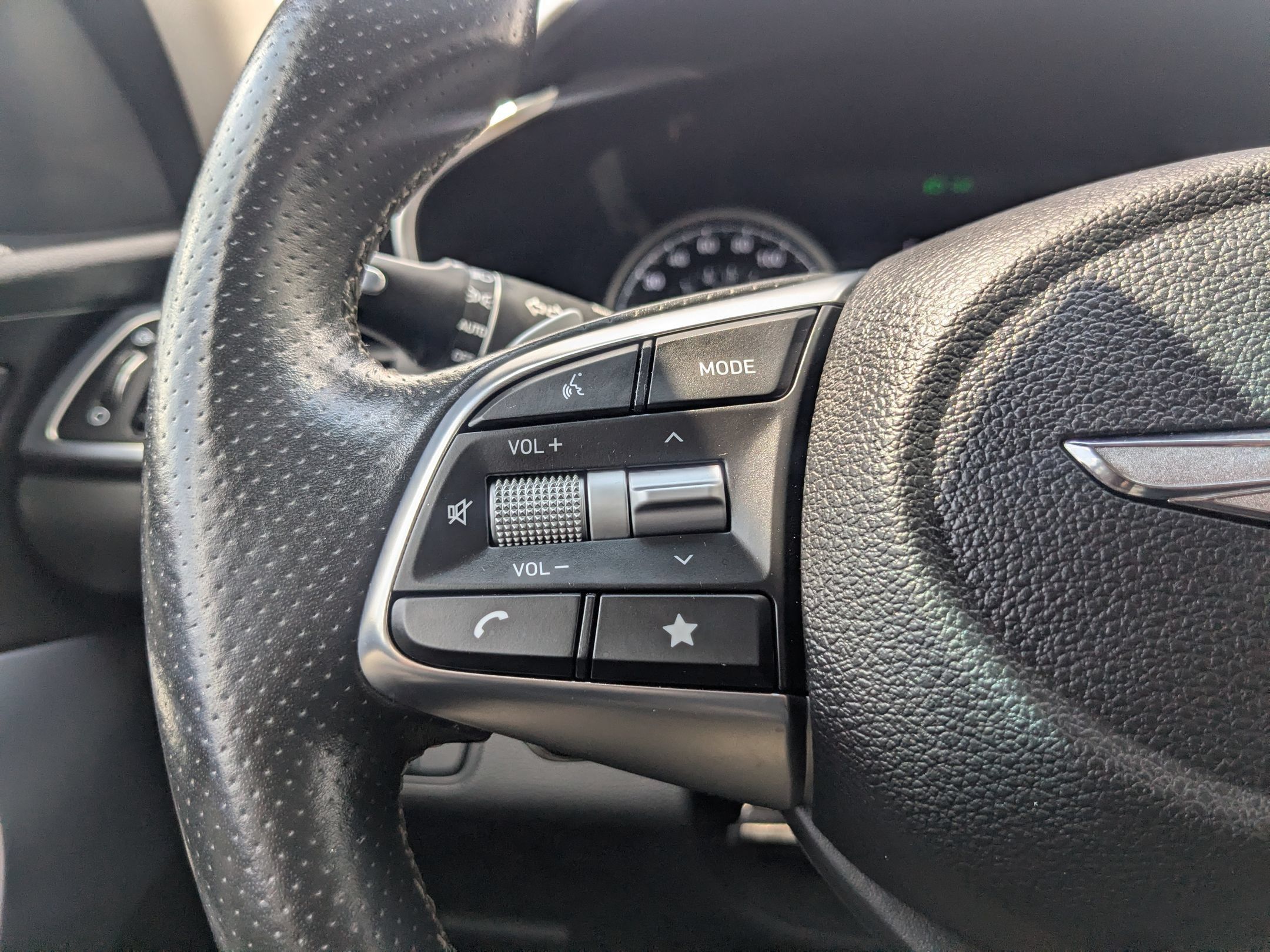 Used 2023 Genesis G70 2.0T AWD/4WD image 22