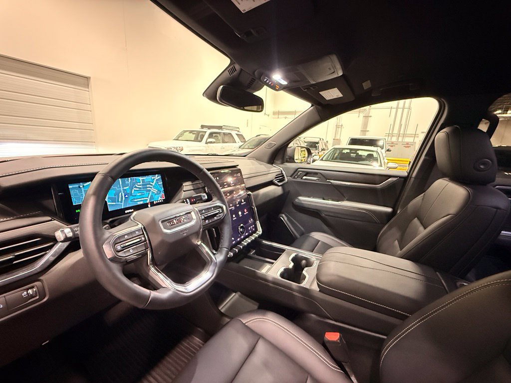 Used 2025 GMC Acadia Elevation w/ Elevation Premium Package FWD image 18