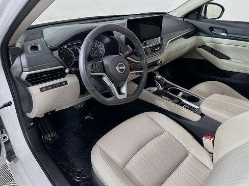 Certified 2024 Nissan Altima 2.5 SV w/ SV Premium Package AWD/4WD image 14