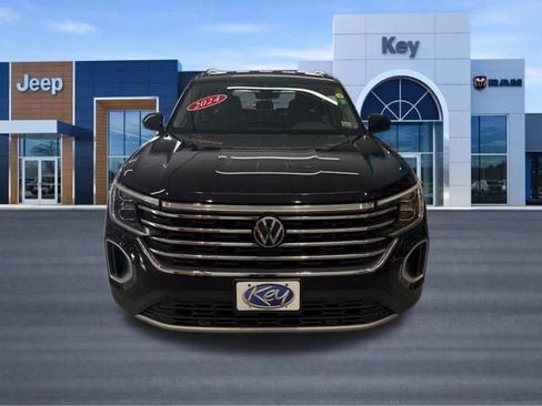 Used 2024 Volkswagen Atlas SE AWD/4WD image 11