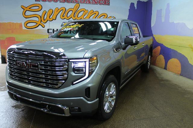 Used 2025 GMC Sierra 1500 Denali AWD/4WD image 4