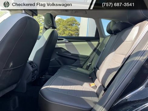 New 2026 Volkswagen Taos SE FWD image 26