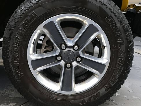Used 2020 Jeep Wrangler Unlimited Sahara w/ Cold Weather Group AWD/4WD image 8