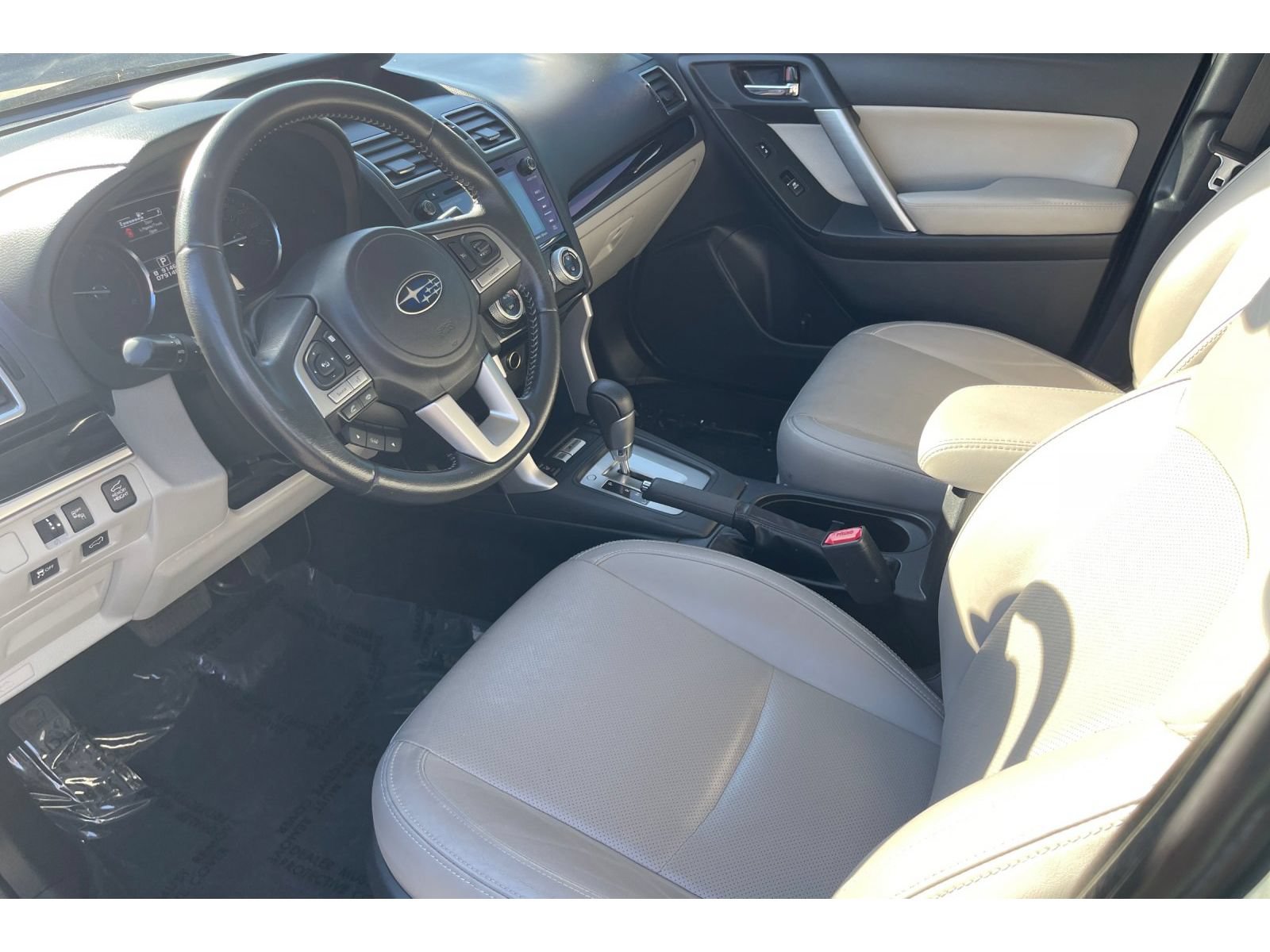 Used 2017 Subaru Forester 2.5i Limited AWD/4WD image 10