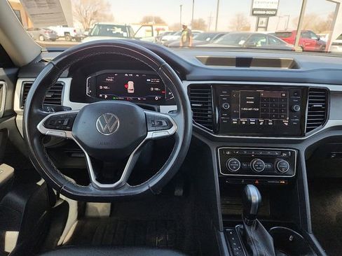 Used 2022 Volkswagen Atlas SE image 12